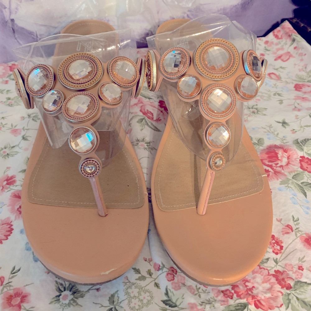 New Directions sandal wedges